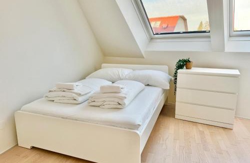 Grinzing Apartment | Luxury Maisonette with Garden & Free Parking