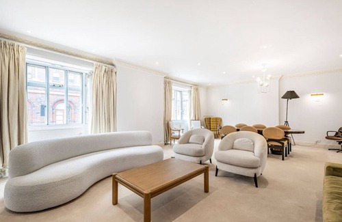 St James Apartment | Luxury Mayfair Apartment - Next To Green Park