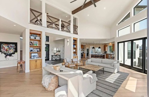 Santa Rosa House | Luxury Meets Wine Country in this modern estate, overlooking the 8th fairway.