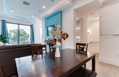 Mid City Villa | Luxury Modern 4 Bedroom 3 Bathroom Home with Rooftop Deck #2