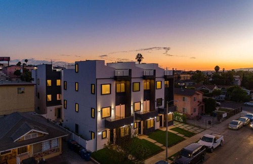 Mid City Villa | Luxury Modern 4 Bedroom 3 Bathroom Home with Rooftop Deck #2