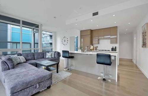 Mount Pleasant Apartment | Luxury & Modern Condo in Central Location