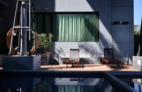 Su Thep Apartment | Luxury Modern Garden View Apartment