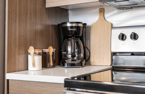 Oak Cliff Apartment | Luxury Modern Retreat in the Heart of Dallas