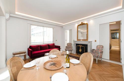 Champs-Elysees Apartment | Luxury Montaigne apartment