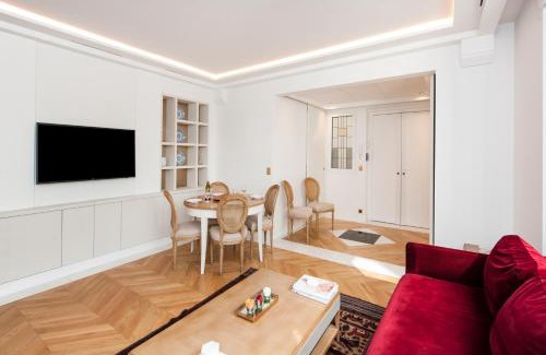 Champs-Elysees Apartment | Luxury Montaigne apartment