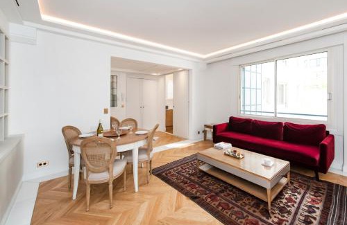 Champs-Elysees Apartment | Luxury Montaigne apartment