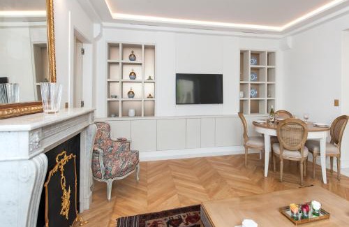 Champs-Elysees Apartment | Luxury Montaigne apartment