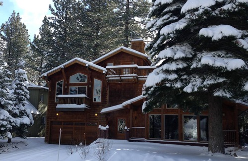 Country Club Estates Cabin | Luxury Mountain View Retreat