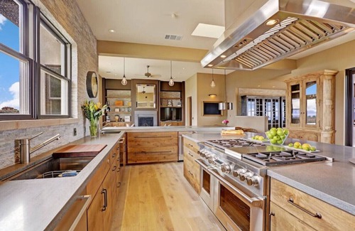 St. Helena House | Luxury Mountaintop Estate in Napa Valley