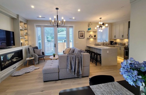 Kitsilano House | Luxury, New, Elegant 3BR House in Vancouver Kitsilano Seaside Community