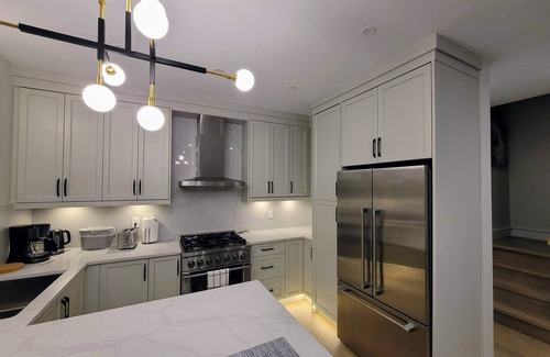 Kitsilano House | Luxury, New, Elegant 3BR House in Vancouver Kitsilano Seaside Community