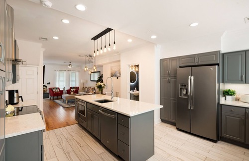 Northeast House | Luxury Newly Remodeled , 3bed 3.5 bath - 2 car Private garage - Capital Hill