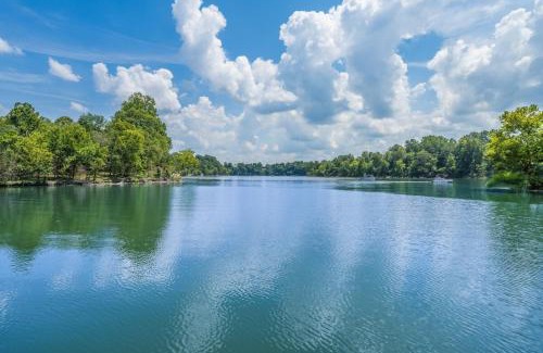 Clarkson House | Luxury Nolin Lake Private Retreat - Sleeps 14