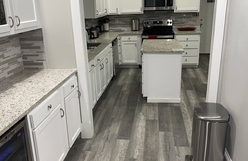 Birmingham House | Luxury Norwood House close to downtown Birmingham/Coca-Cola Amphitheater