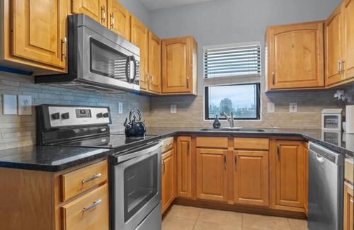 Springfield Apartment | Luxury Oak Suite MedicalDistrictnn