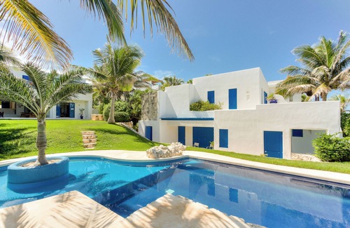 Isla Mujeres Villa | Luxury Ocean Front Villa, 6BR (12 pax) Breakfast includes + infinity pool