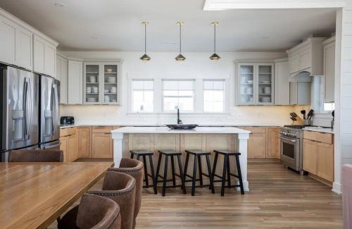 Ocean Hill House | Luxury Oceanview Heated Pool Theater Pool Table
