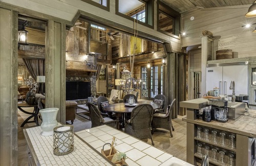 Cashes Valley House | Luxury on Fightingtown Creek, minutes to downtown Blue Ridge or McCaysville.