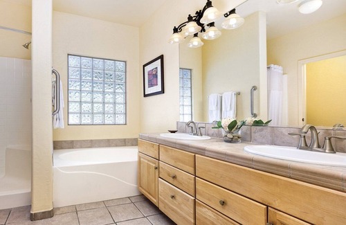 Fox Farm Resort | Luxury one bedroom and one bathroom unit with full amenities