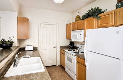 Fox Farm Resort | Luxury one bedroom and one bathroom unit with full amenities