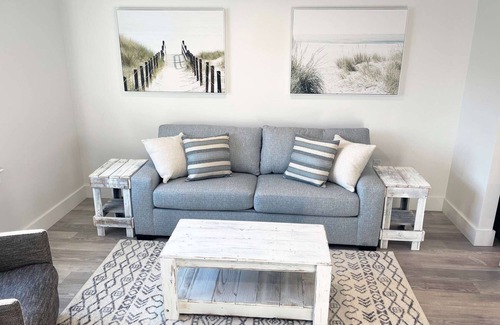 Plymouth Cultural District Apartment | Luxury One Bedroom Condo (650S.F.)