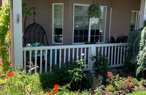 Larkspur House | Luxury open concept Vacation Home. Close to downtown ,Old Mill trails & parks.