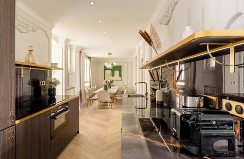 Faubourg-du-Roule Apartment | LUXURY PARISIAN RETREAT NEAR CHAMPS-ÉLYSÉES WITH PANORAMIC VIEWS - 210 SQM