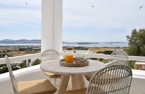 Glisidia Villa | Luxury Paros Villa | Villa Aethra | Beautiful & Serene | Glisidia