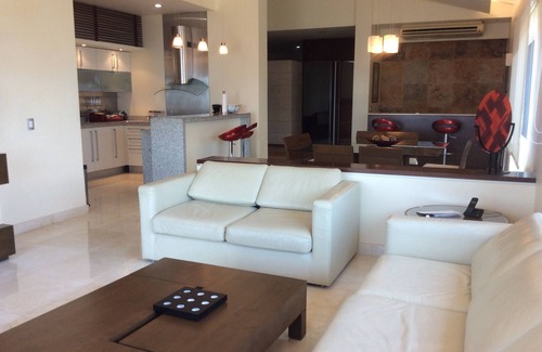 Marina Vallarta Condo | LUXURY PENTHOUSE OCEANFRONT AT VELAS VALLARTA