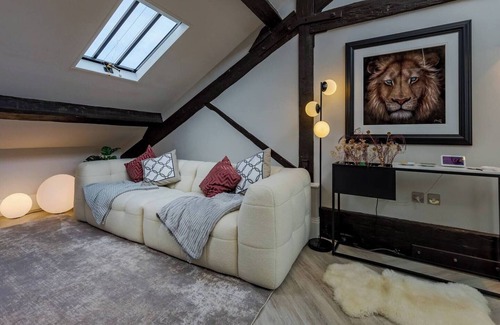 Birmingham City Centre Apartment | Luxury Penthouse St Chads Snowhill