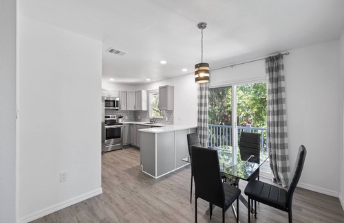 Charlotte Harbor Apartment | Luxury Place - 23017, one block away from Bayshore Park. 3/4 ml of Punta Gorda.