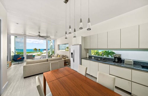 Jimmy Hill Villa | Luxury Pool Villa Steps Away From the Beach with Stunning Ocean Views