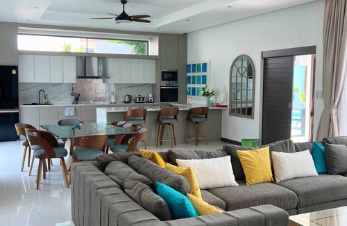 Ban Saiyuan Villa | Luxury Pool Villa near Nai Harn Beach with outdoor Sala/Dining!