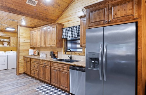 Smithville Cabin | Luxury, privacy and all 5 star ratings.nLocated on 5 private acres.