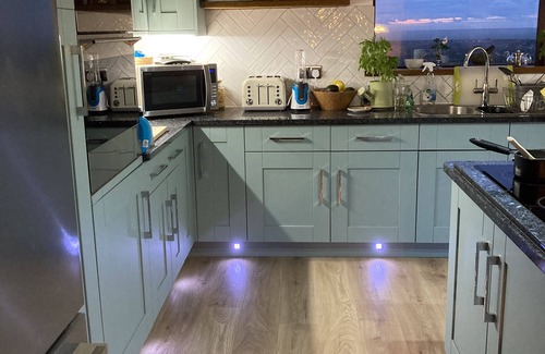 Meliden House | Luxury Property with Hot Tub and Fabulous Views of Coast and Mountains.