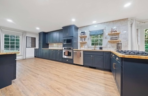 Northeast Raleigh House | Luxury Raleigh Chateau/6 Acres/Private Estate