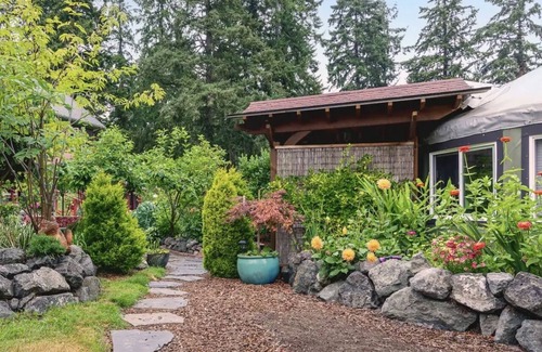 Port Hadlock Cottage | Luxury Retreat Yurt at Brigadoon