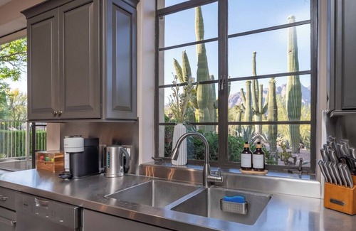 Catalina Foothills Estates House | Luxury/Resort Style "Joesler" Catalina Foothills