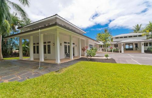 Kailua-Kona House | Luxury Retreat in Kona with Saltwater Pool