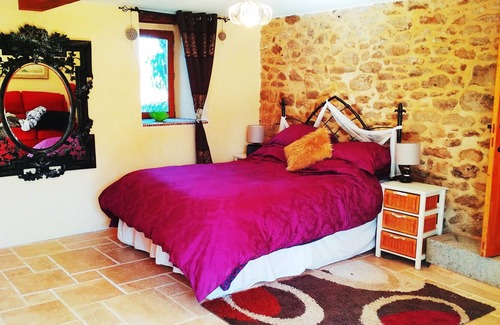 Villeneuve d'Aveyron House | Luxury retreat, old tobacco barn, 5 + 2 bedrooms / 12 people