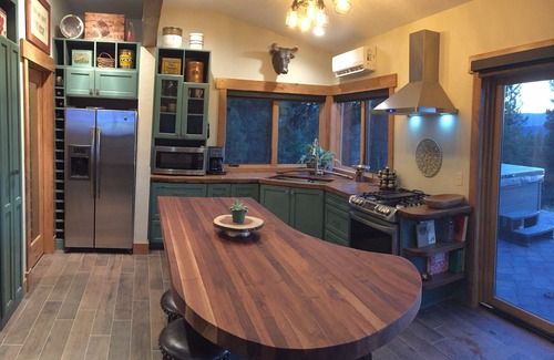 New Meadows House | Luxury Retreat on 13 Secluded Acres With Spa Just Outside McCall