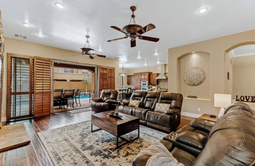 Power Ranch House | Luxury Retreat With Heated Pool & Hidden Game Room 6 Bedroom Home by RedAwning
