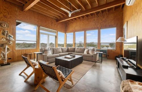 Llano House | Luxury Riverfront Retreat - 6 Cabins - Private Pool