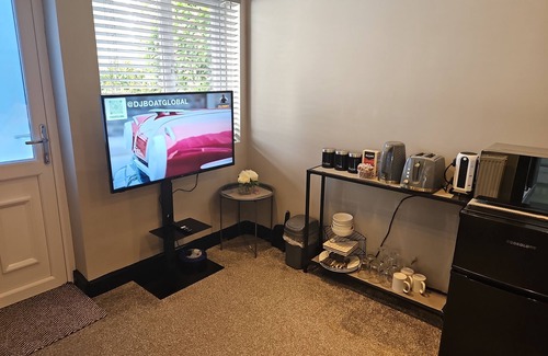 Dudley Apartment | Luxury Room In Dudley