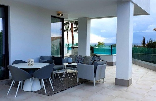 El Faro Apartment | Luxury Santa Barbara heights - Terrace pools, close to the ocean