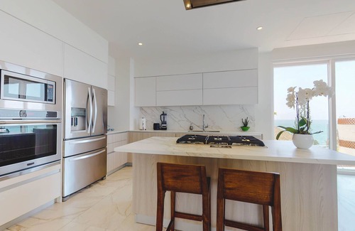 Amapas Condo | Luxury Sayan Indah Beachfront Condo - Best Location/Romantic Zone PV