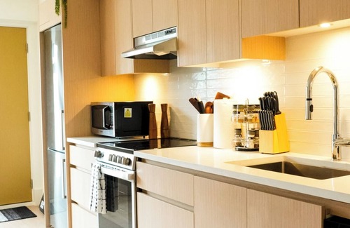 Lower Lonsdale House | Luxury Scandinavian Suite Retreat | Cozy and Bright | North Vancouver