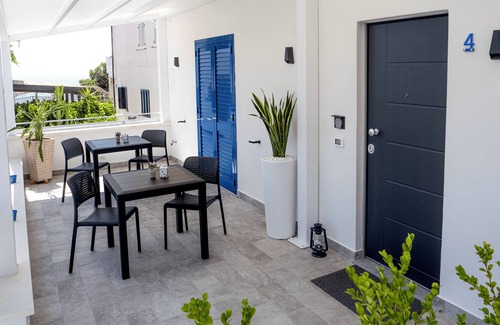 Bonifati Apartment | Luxury Sea Front Apartment with Large Terrace - Le Casette Sul Mare B&B