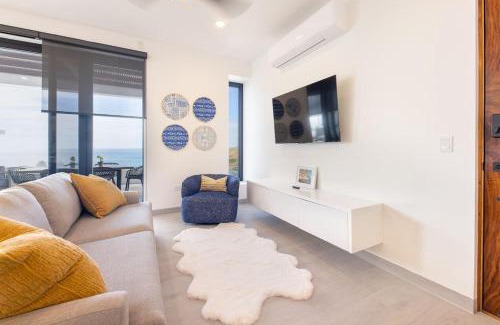 Cerritos House | Luxury Seafront Residence in Boutique Development